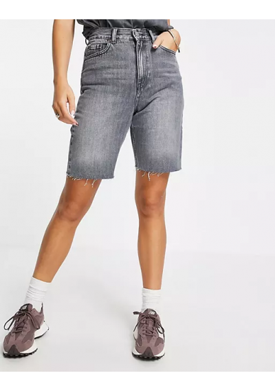 Dr Denim Echo – Szare szorty tall z bardzo wysokim stanem i prostymi nogawkami
