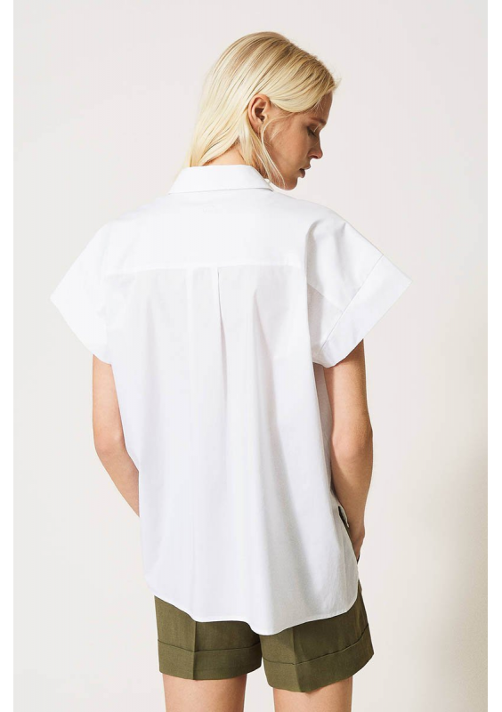 TWINSET – Luźna biała koszula z krótkim rękawem