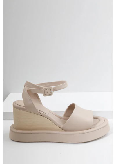 Paloma Barcelo Skórzane sandały na koturnie Inga