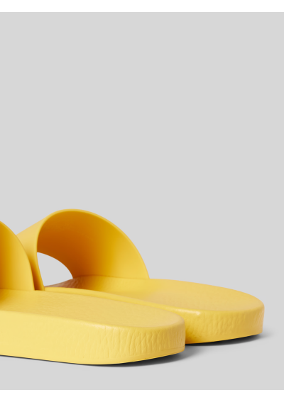 Polo Ralph Lauren Klapki z wytłoczonym logo - żółty