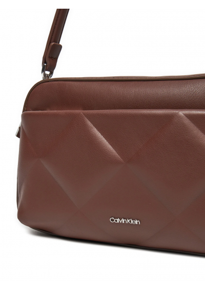 Calvin Klein Torebka Diamond Quilt Camera Bag W/Pkt K60K612907 Brązowy