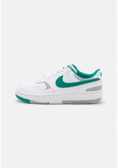 Nike Sportswear GAMMA FORCE - Sneakersy niskie