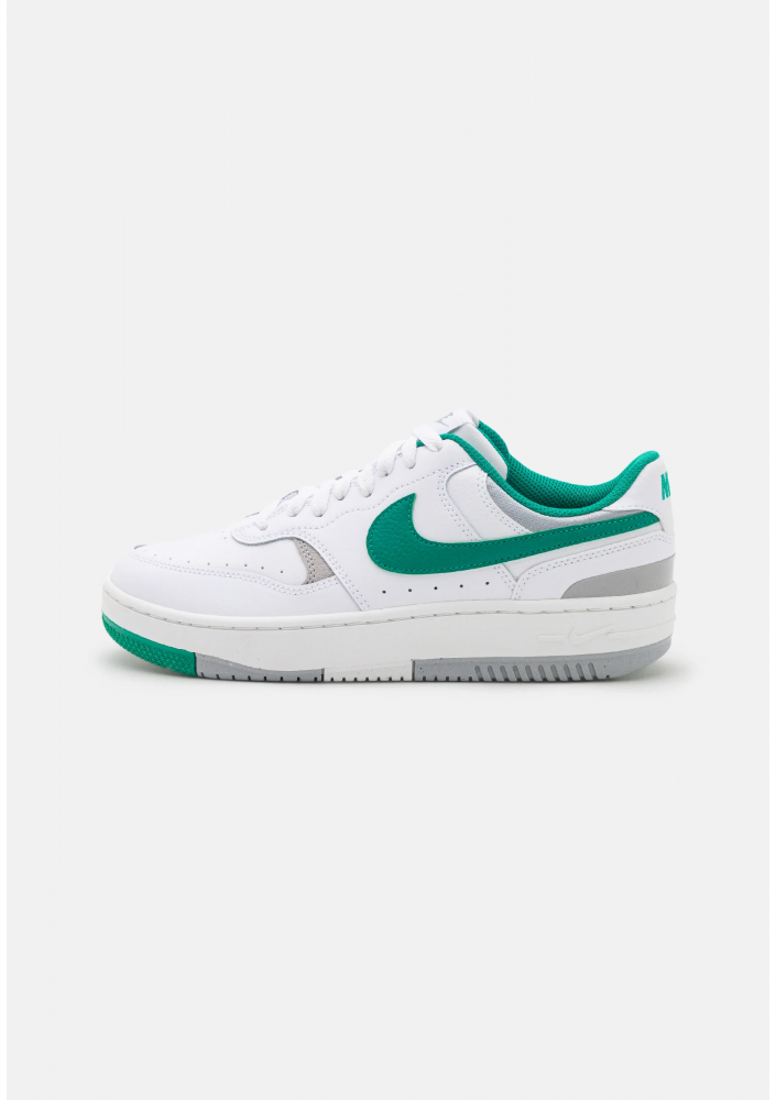 Nike Sportswear GAMMA FORCE - Sneakersy niskie