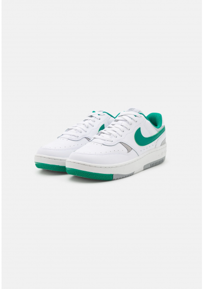 Nike Sportswear GAMMA FORCE - Sneakersy niskie