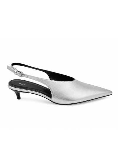 COS – srebrne czółenka slingback na niskim obcasie